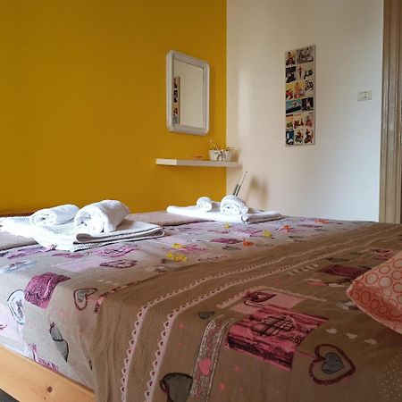 Jonathan Hostel & Guesthouse Palermo Esterno foto