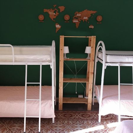 Jonathan Hostel & Guesthouse Palermo Esterno foto