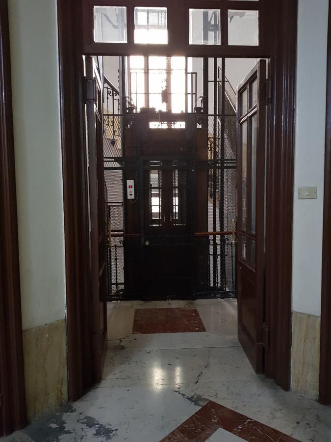 Jonathan Hostel & Guesthouse Palermo Esterno foto