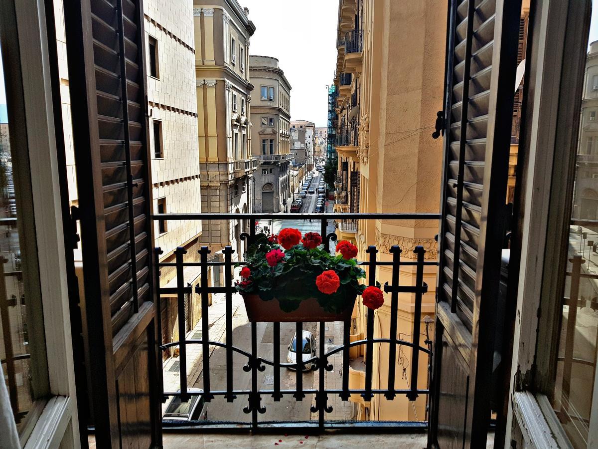 Jonathan Hostel & Guesthouse Palermo Esterno foto