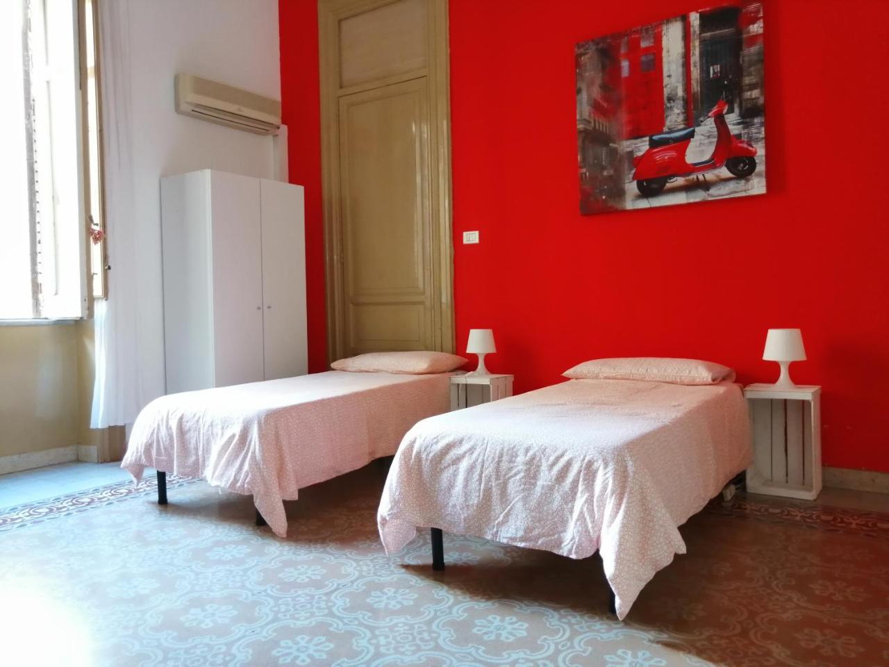 Jonathan Hostel & Guesthouse Palermo Esterno foto