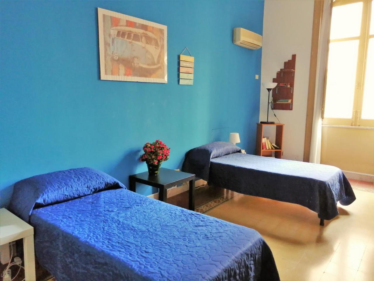 Jonathan Hostel & Guesthouse Palermo Esterno foto