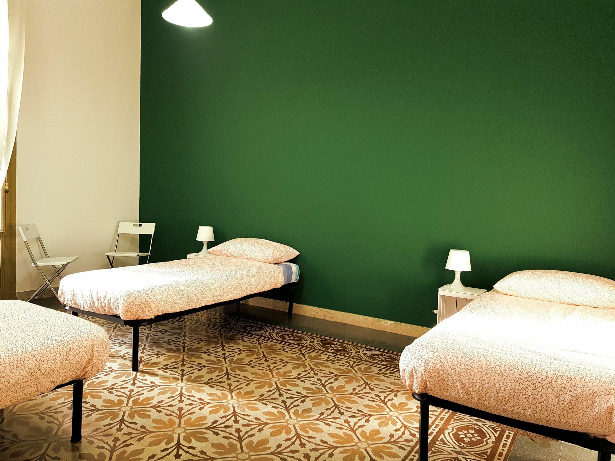 Jonathan Hostel & Guesthouse Palermo Esterno foto